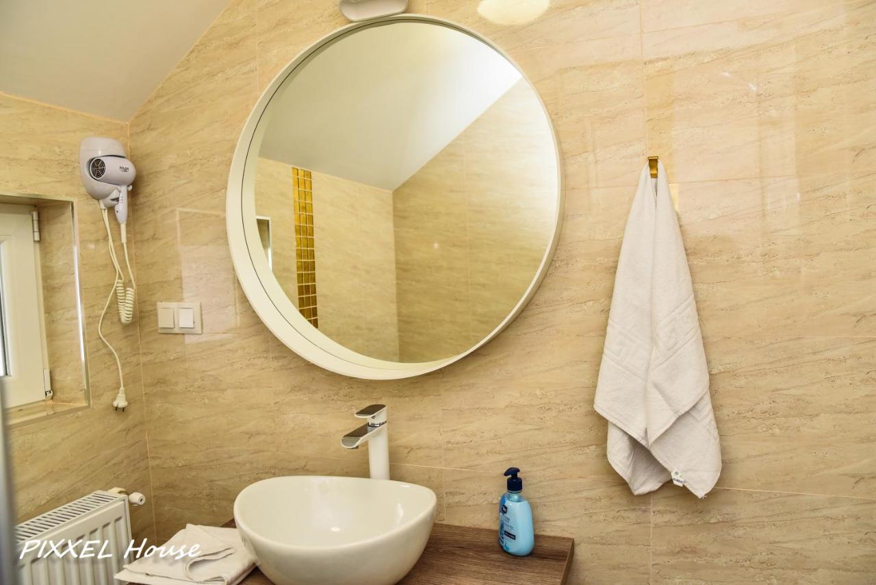 Pixxel House Hotel Moeciu De Sus Eksteriør billede